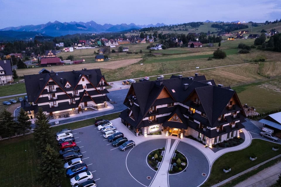 Property building, Bird's eye view, Cycling