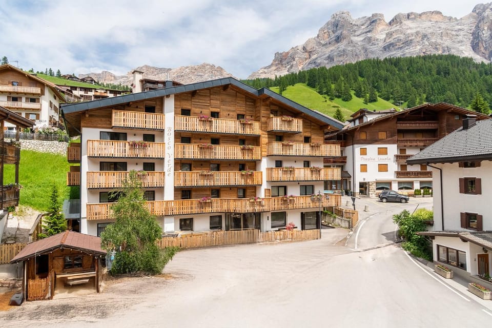 Property building, Day, Natural landscape, Mountain view