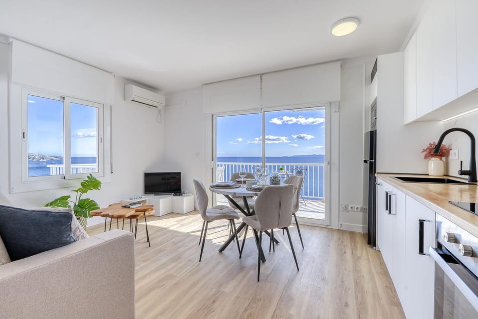 Living room, Sea view, air conditioner