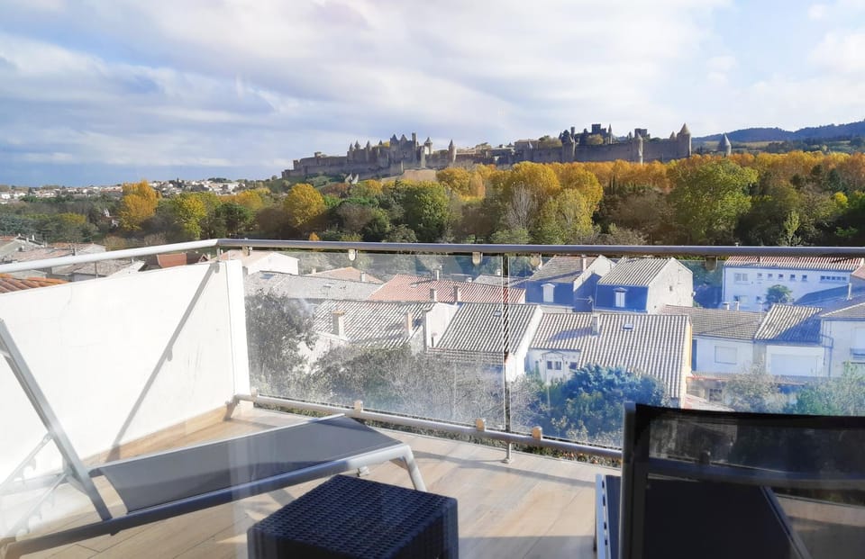 Balcony/Terrace, Landmark view