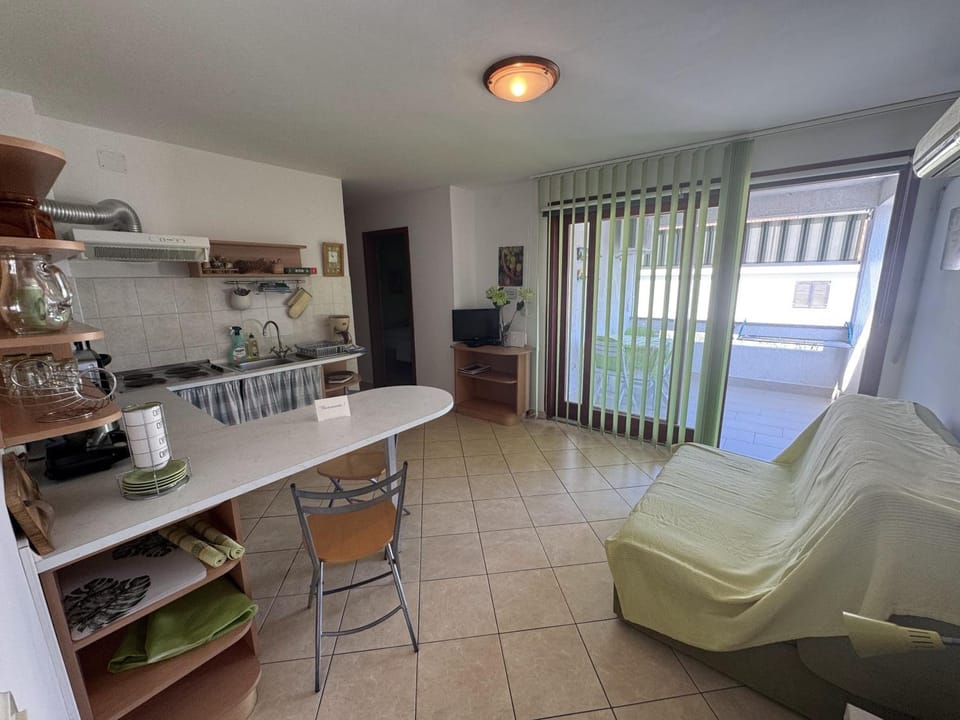 Communal lounge/ TV room, Balcony/Terrace, Living room, kitchen