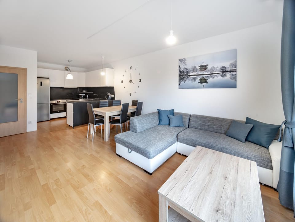 Communal lounge/ TV room, Garden, TV and multimedia, Coffee/tea facilities, Kitchen or kitchenette, Living room, Seating area, Dining area