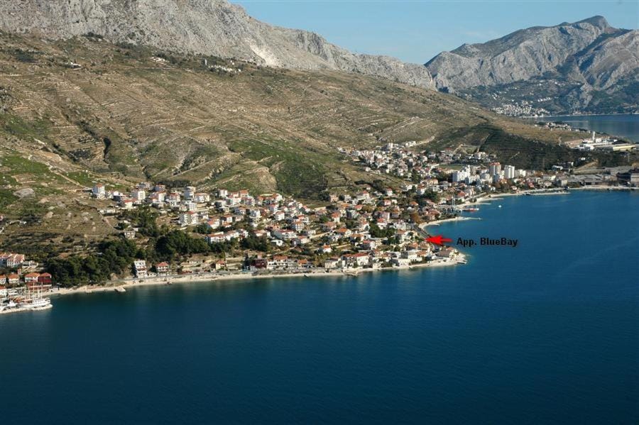 Neighbourhood, Natural landscape, Bird's eye view, Hiking