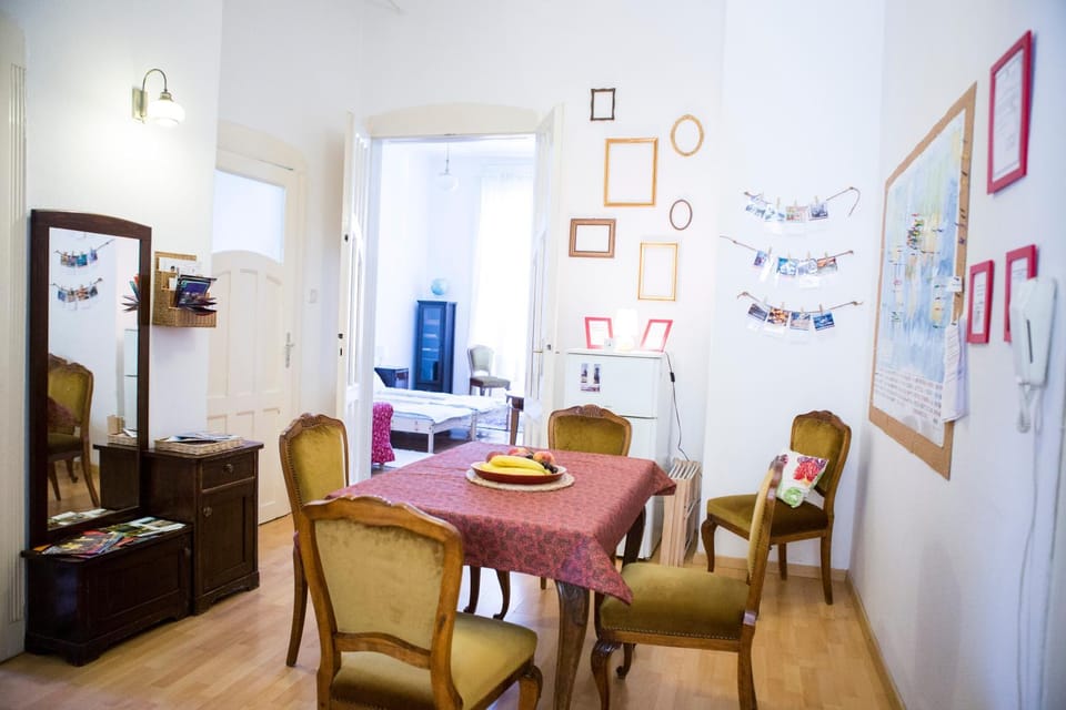 Decorative detail, Dining area