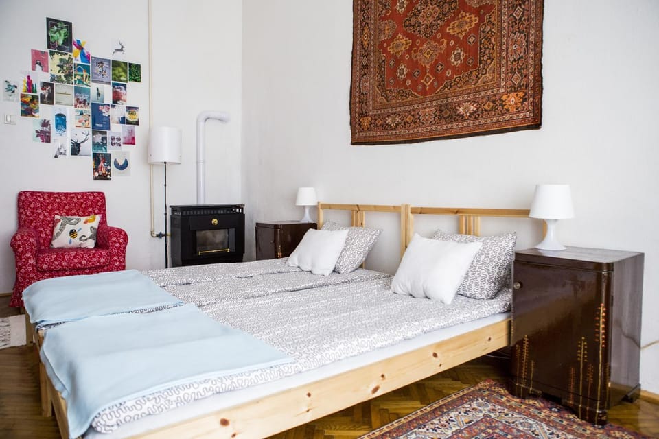 Bed, Day, Living room, Decorative detail