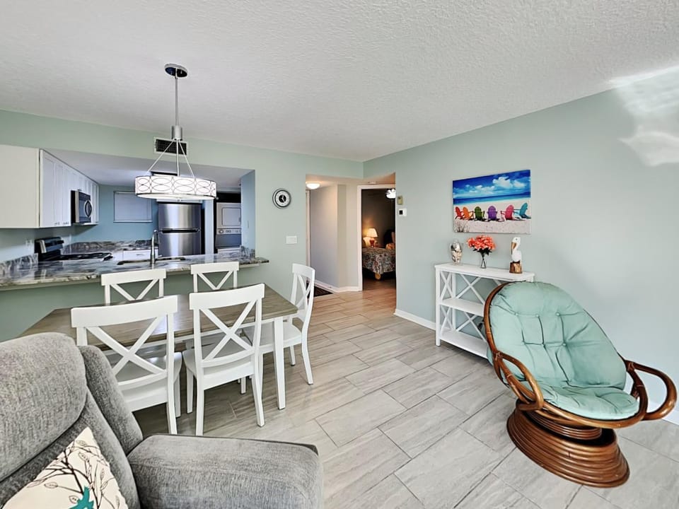 Kitchen or kitchenette, Living room, Seating area, Dining area, Bedroom, furniture