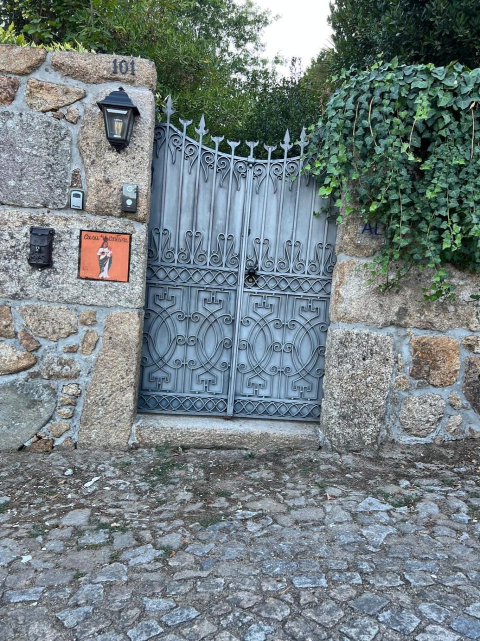 Property building, Facade/entrance