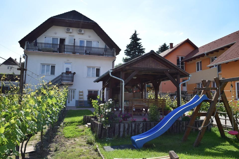 Nearby landmark, Summer, Garden