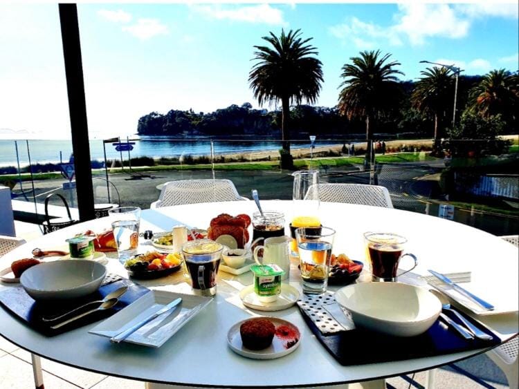 Waters Edge B&B Bed and Breakfast in Whitianga
