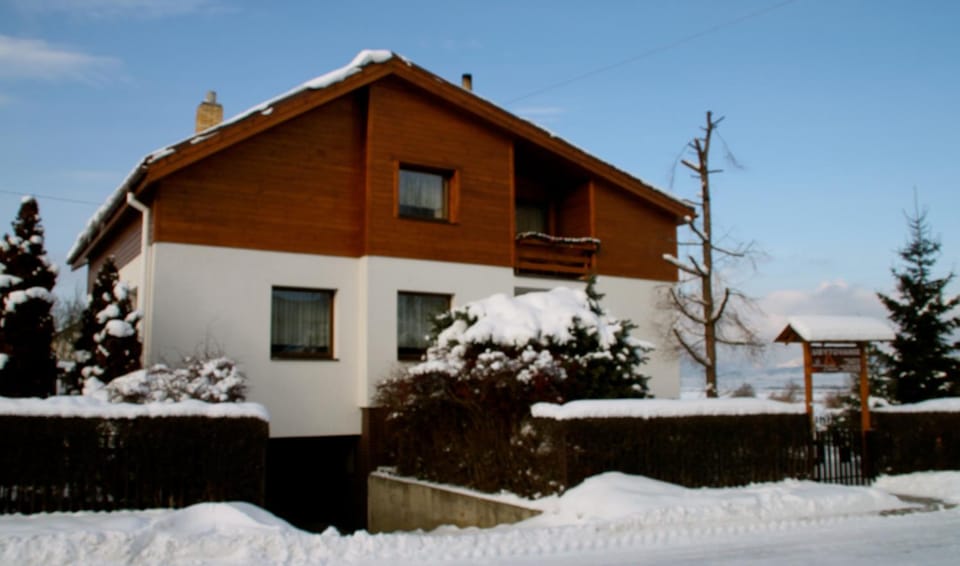 Facade/entrance, Day, Winter