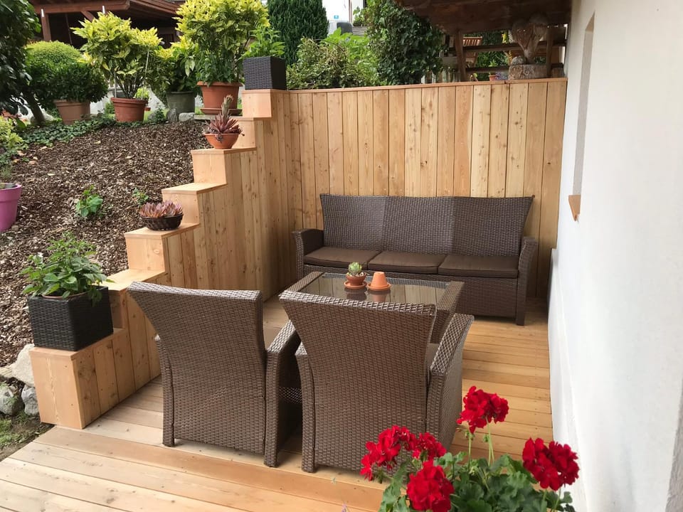 BBQ facilities, Balcony/Terrace, Seating area