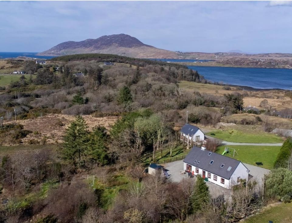 Peaceful Red Deer Cosy Apt in Letterfrack near The Connemara National Park Apartment in County Mayo