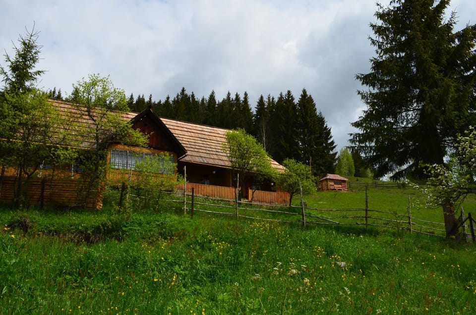 Гуцульська Спадщина Bed and Breakfast in Ukraine