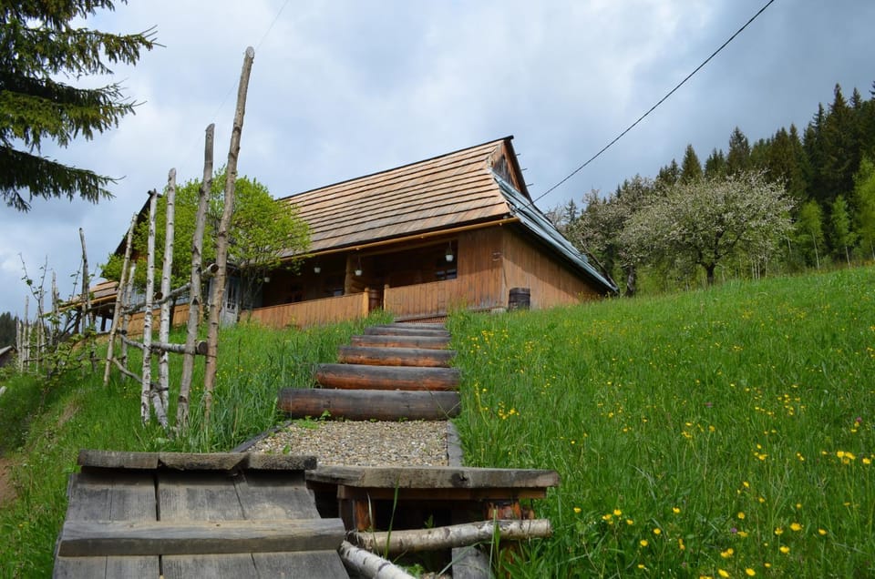 Гуцульська Спадщина Bed and Breakfast in Ukraine