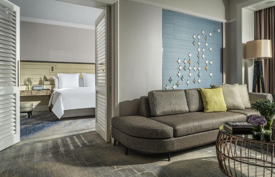 Living room, Photo of the whole room, Seating area, Bedroom