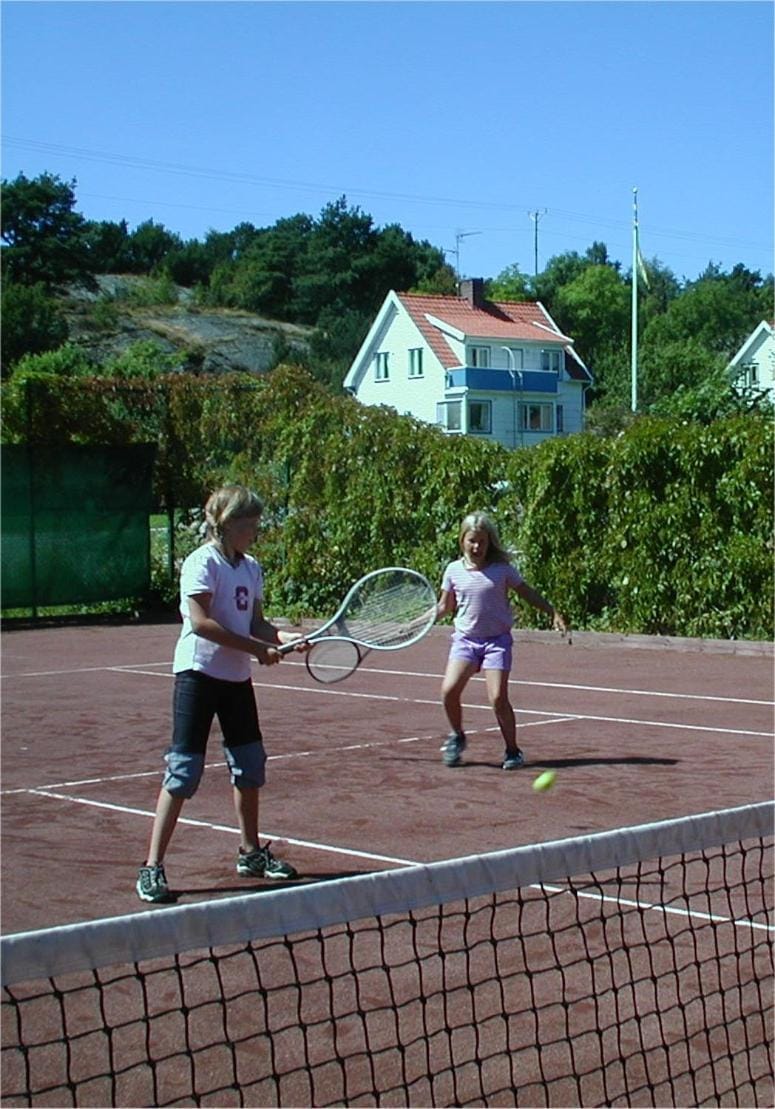 Day, Tennis court, Guests