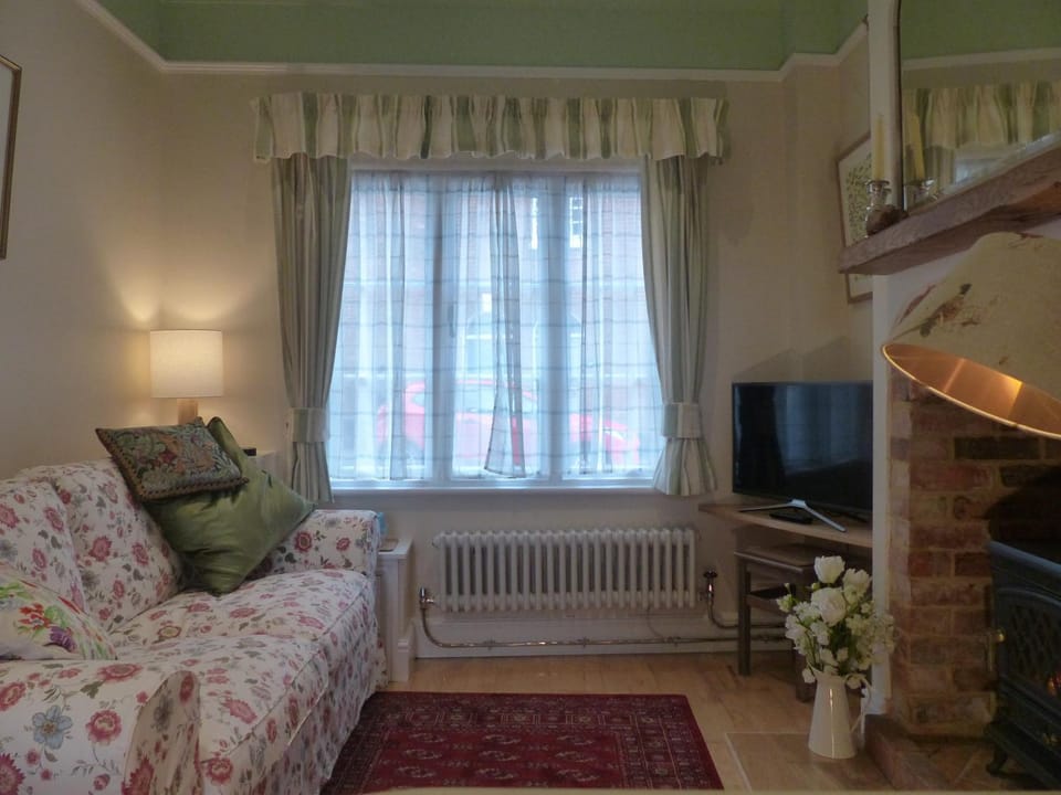 Day, Living room