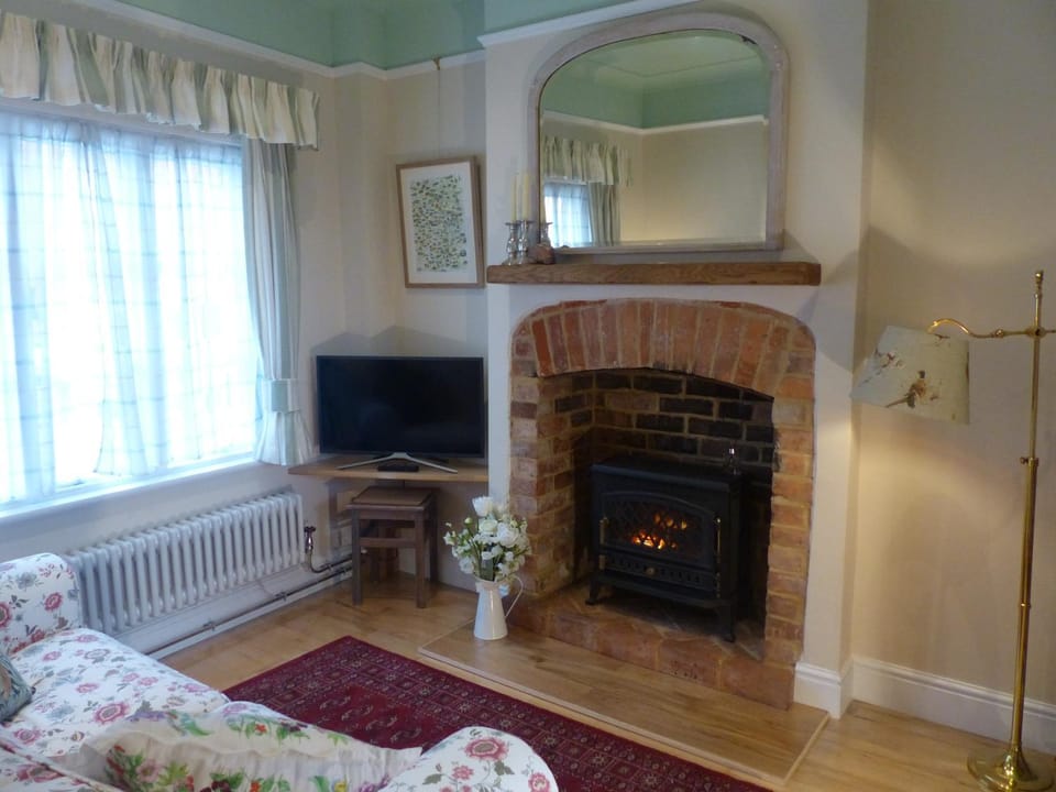 Day, Living room