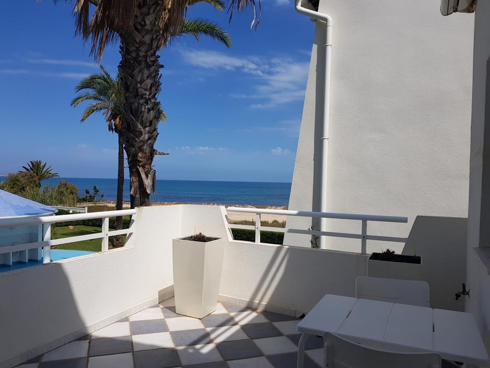 View (from property/room), Balcony/Terrace, Sea view