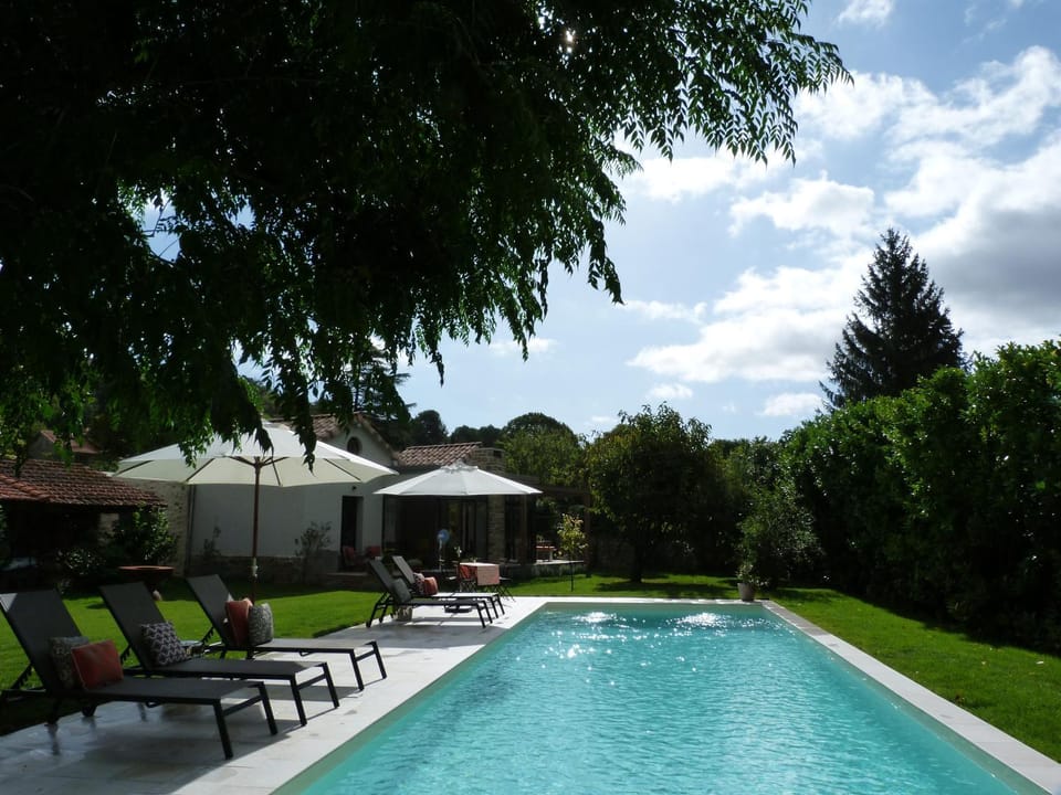 Property building, Swimming pool, Swimming pool