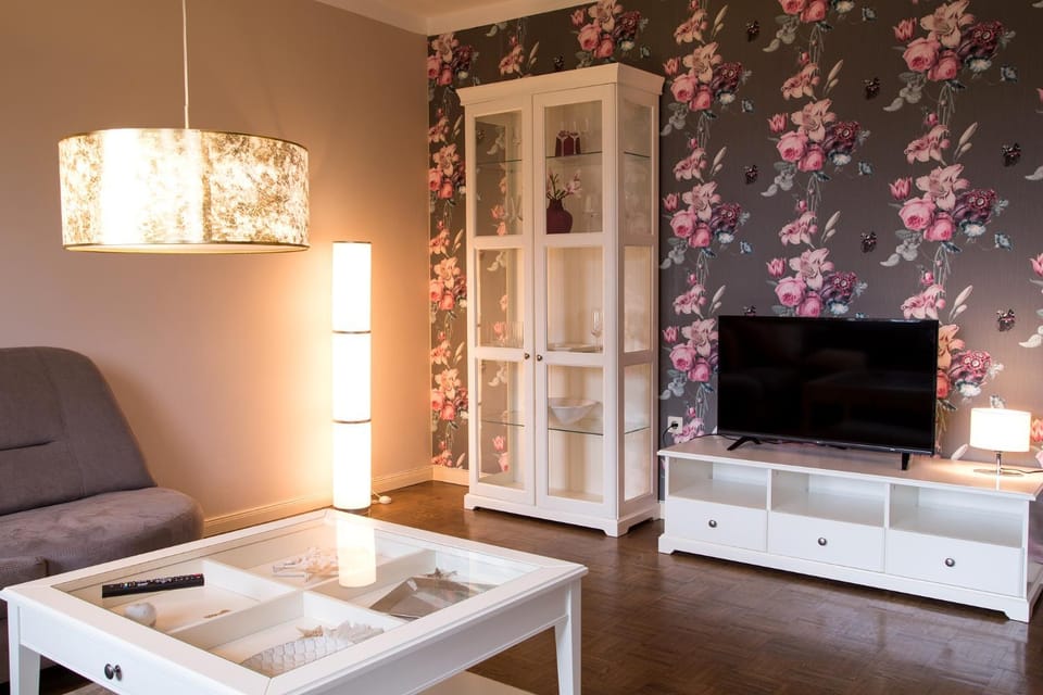 Living room, Photo of the whole room
