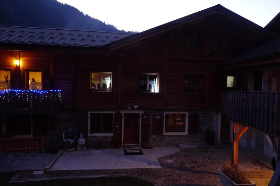 Property building, Facade/entrance, Winter