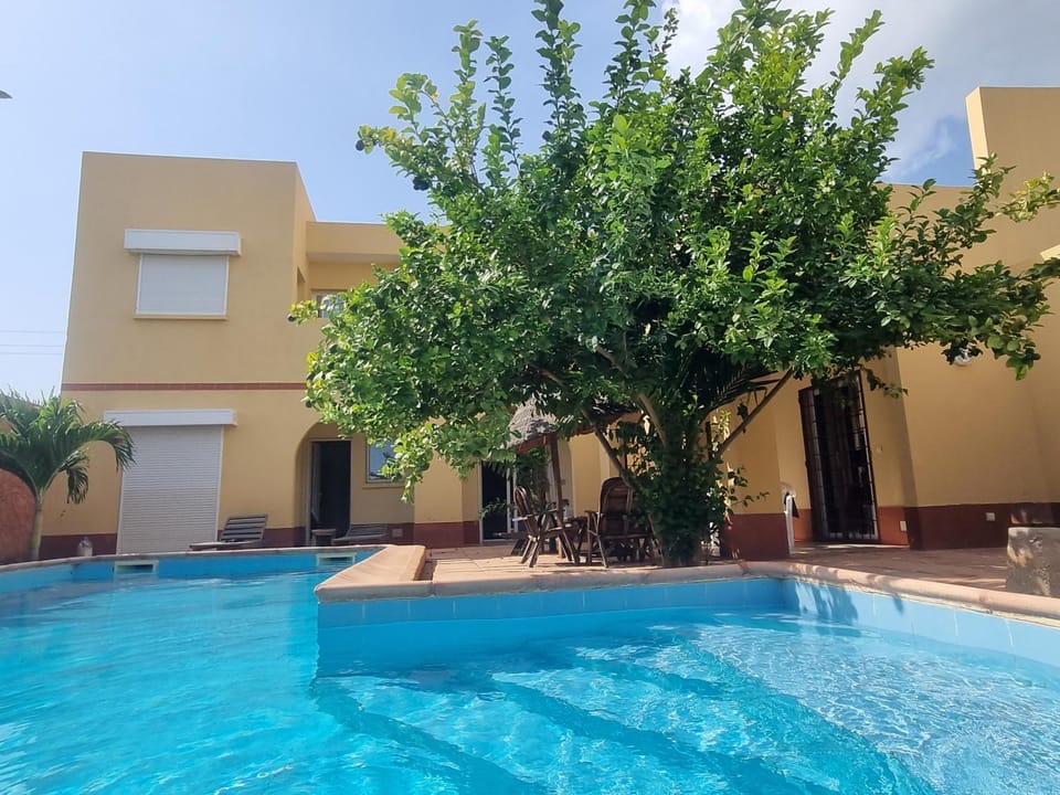 Property building, Swimming pool, sunbed