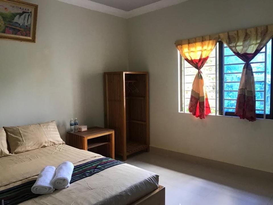 Manel Guesthouse and Restaurant Bed and Breakfast in Cambodia