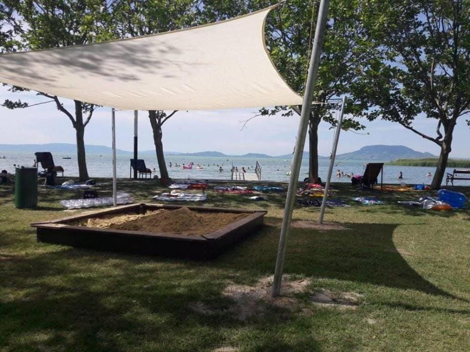 Holiday House / Ferienhaus ANNAMARIA 80m from beach House in Hungary