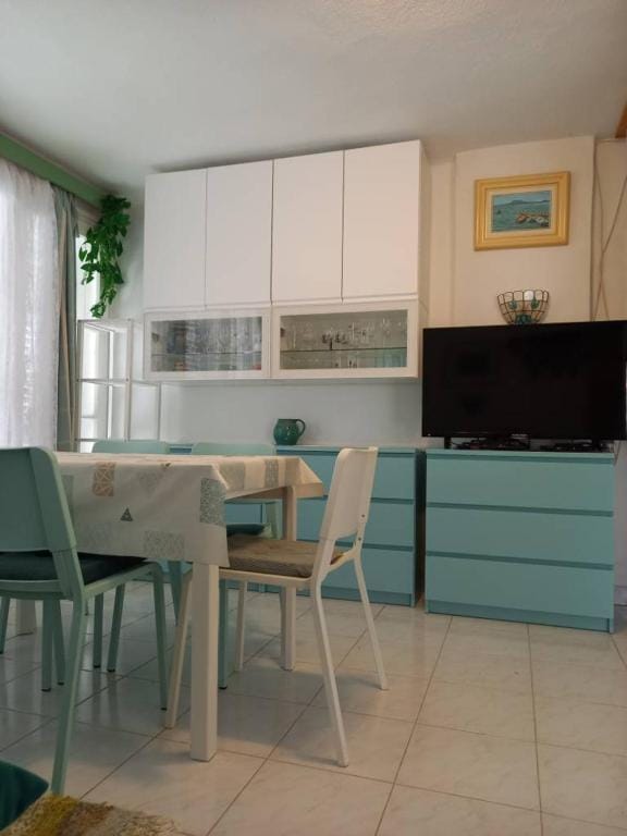 Holiday House / Ferienhaus ANNAMARIA 80m from beach House in Hungary
