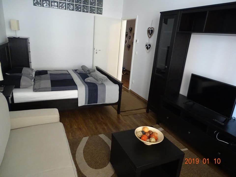 TV and multimedia, Living room, Bedroom