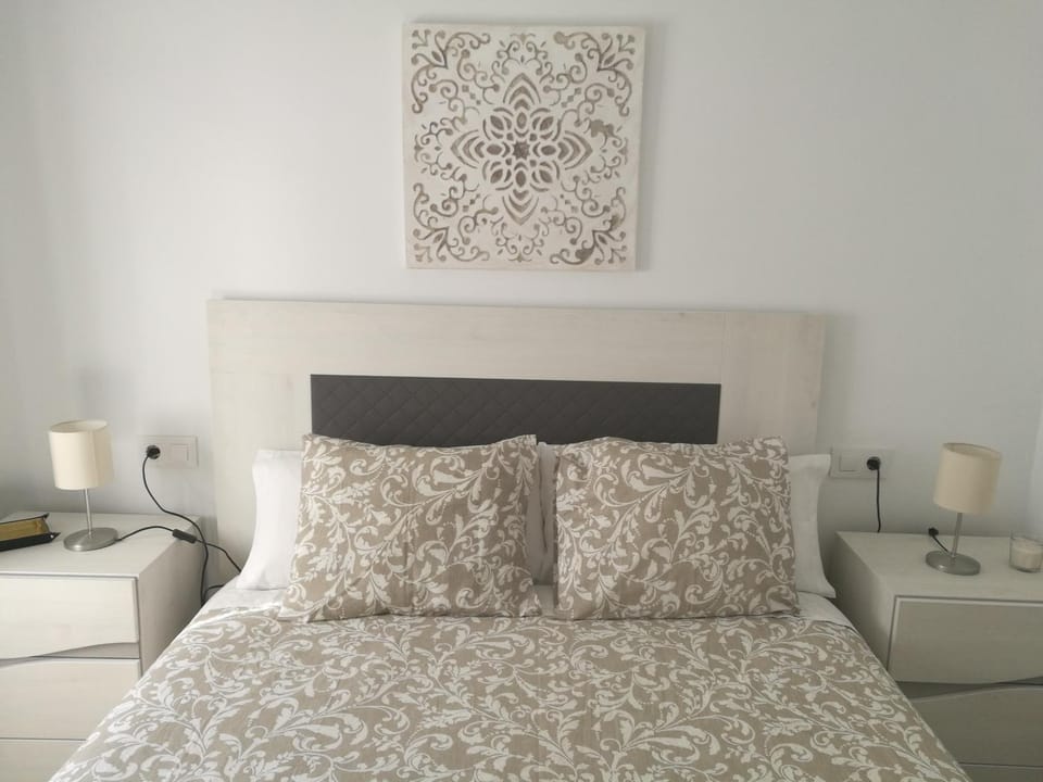 Bed, Photo of the whole room