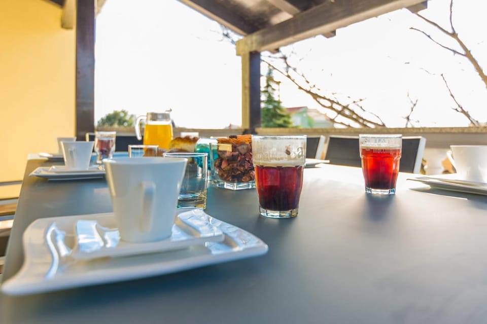 Balcony/Terrace, Food and drinks, Food, Breakfast