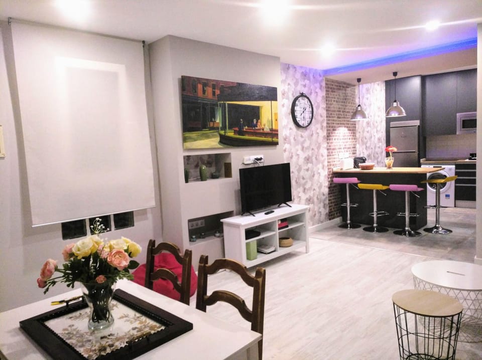 Kitchen or kitchenette, Living room, Photo of the whole room, Decorative detail, Decorative detail, Dining area, On site