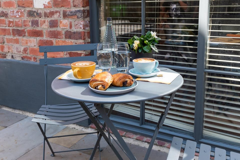 Patio, Day, Balcony/Terrace