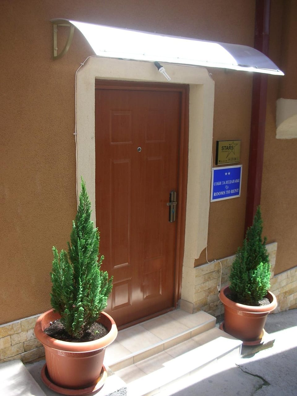 Facade/entrance