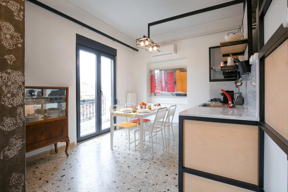 Semedaki, design in the centre of history Apartment in Athens