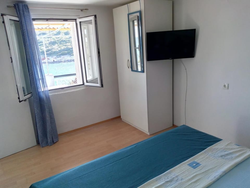 TV and multimedia, Bedroom