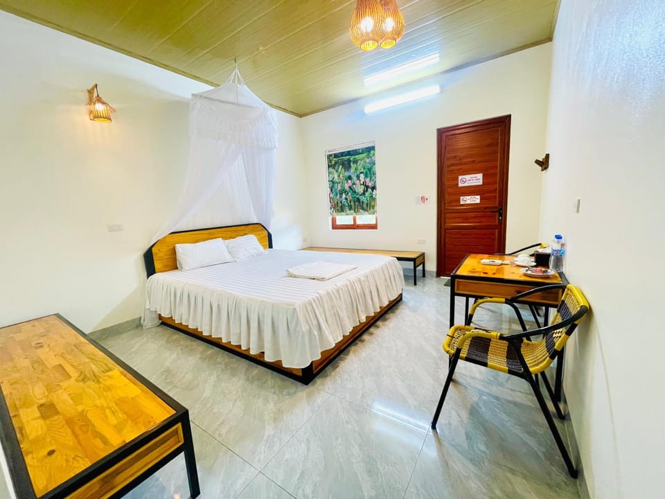 Photo of the whole room, Bedroom