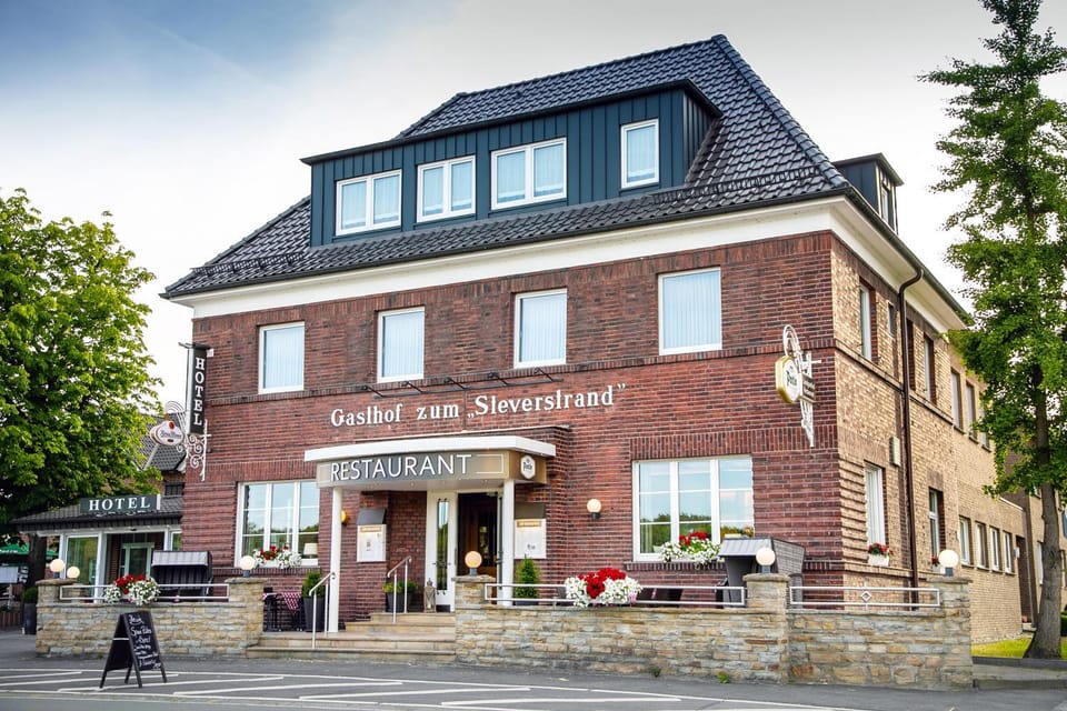 Property building, Facade/entrance