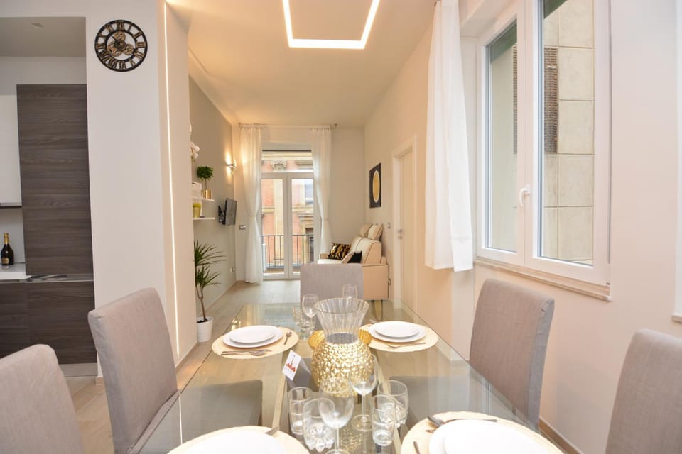 TV and multimedia, Balcony/Terrace, Living room, Seating area, Dining area
