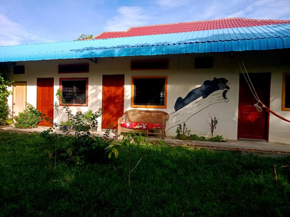 Property building, Garden, Garden view