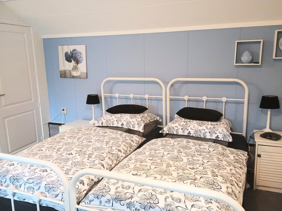 Prive tuinhuis B&B Elly Bed and Breakfast in Alkmaar