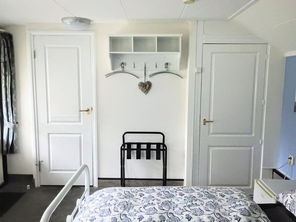 Prive tuinhuis B&B Elly Bed and Breakfast in Alkmaar