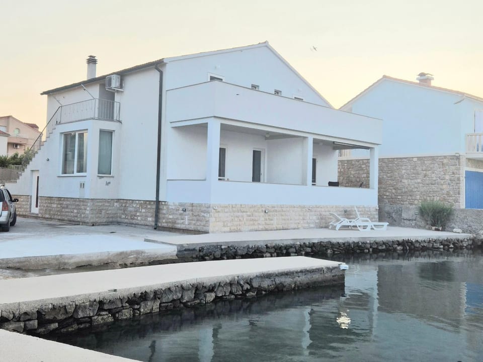 On The Sea Bed and Breakfast in Murter