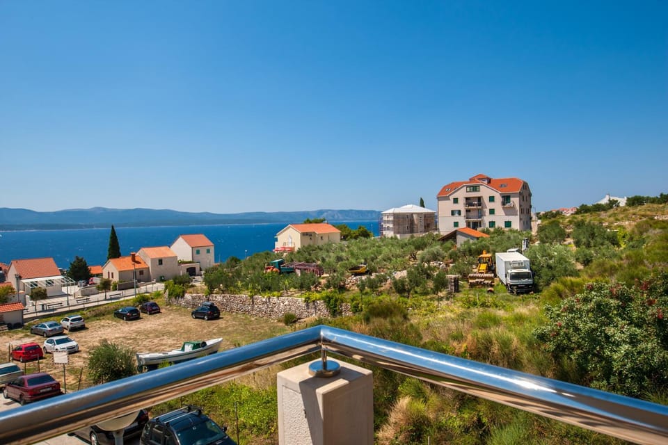 Neighbourhood, Sea view