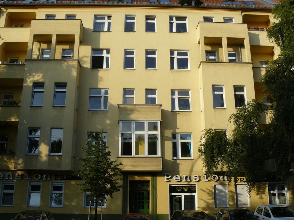 Property building, Day