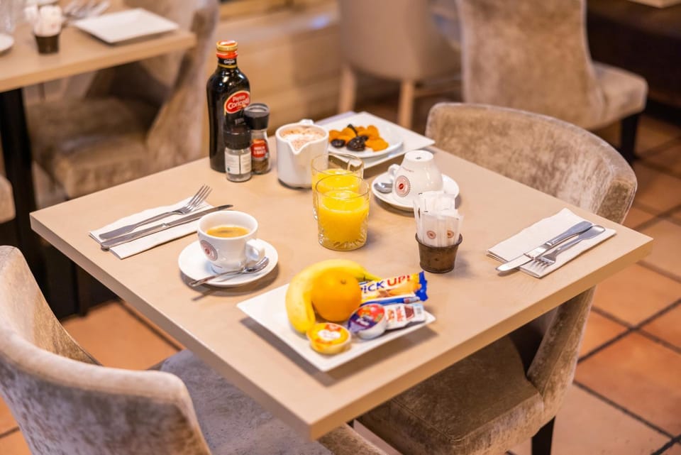 Food and drinks, Food, Breakfast, Drinks