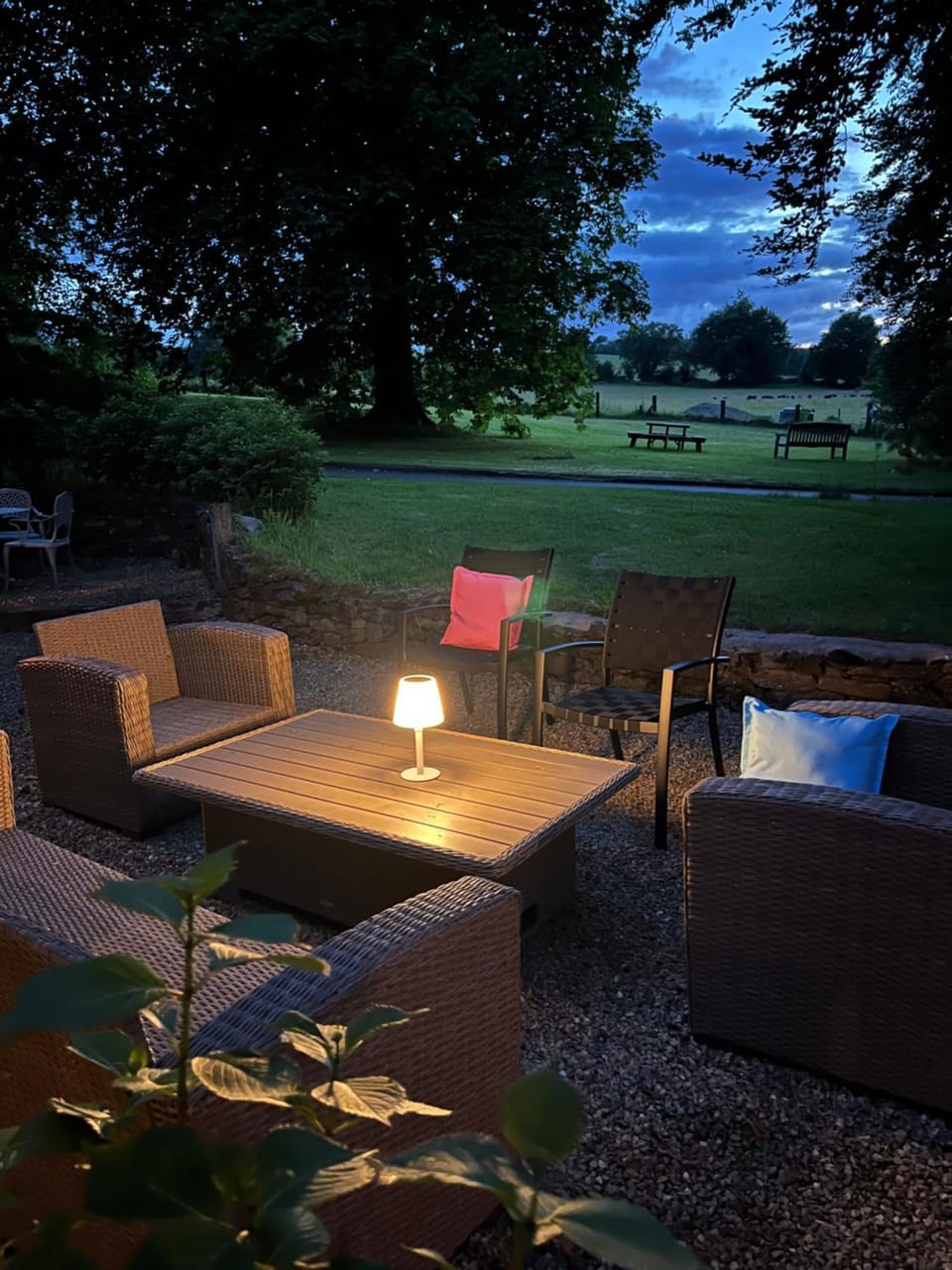 Patio, Natural landscape, Garden, Garden, Seating area, Dining area, Garden view