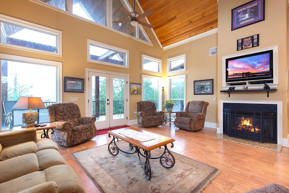 TV and multimedia, Balcony/Terrace, Living room, fireplace, furniture